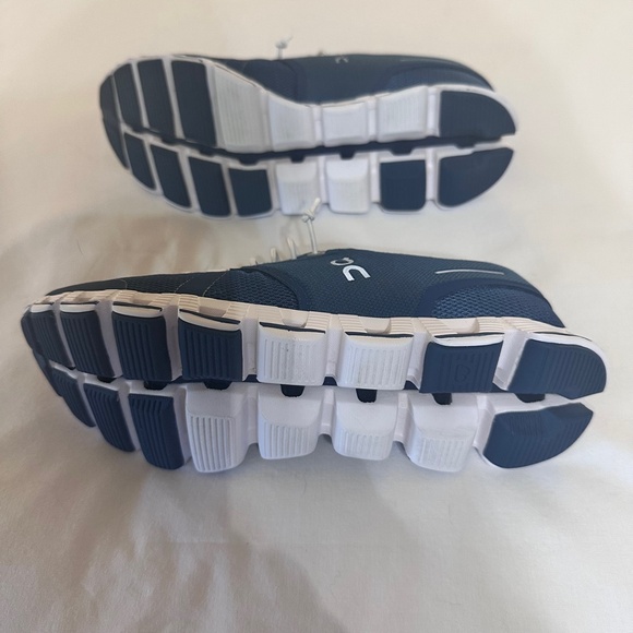 On Cloud 5 REFLECTIVE LIGHTWEIGHT Womens Sz 7.5 Sneakers Denim Blue - Picture 4 of 7
